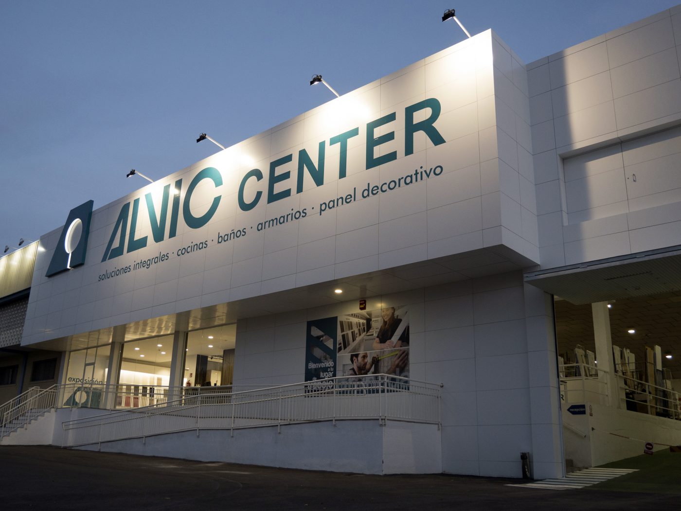 Grupo ALVIC inaugura un nuevo Alvic Center en Málaga