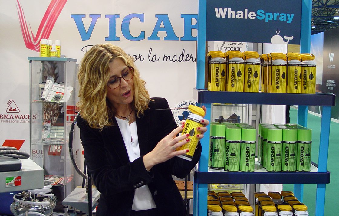 VICAB distribuirá los sprays WOOD de limpieza y mantenimiento de maquinaria WHALESPRAY