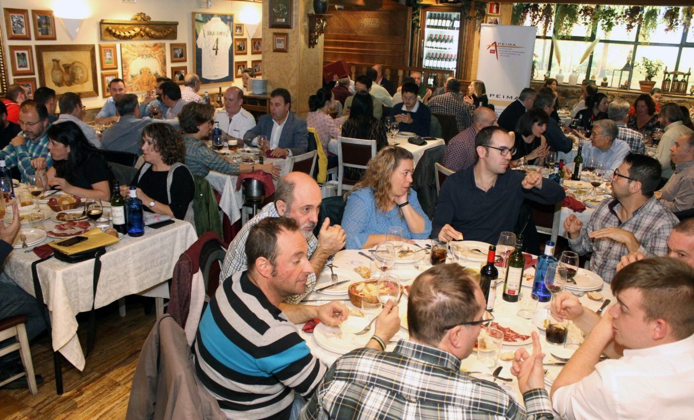 APEIMA une al sector del parquet en su Comida de Navidad