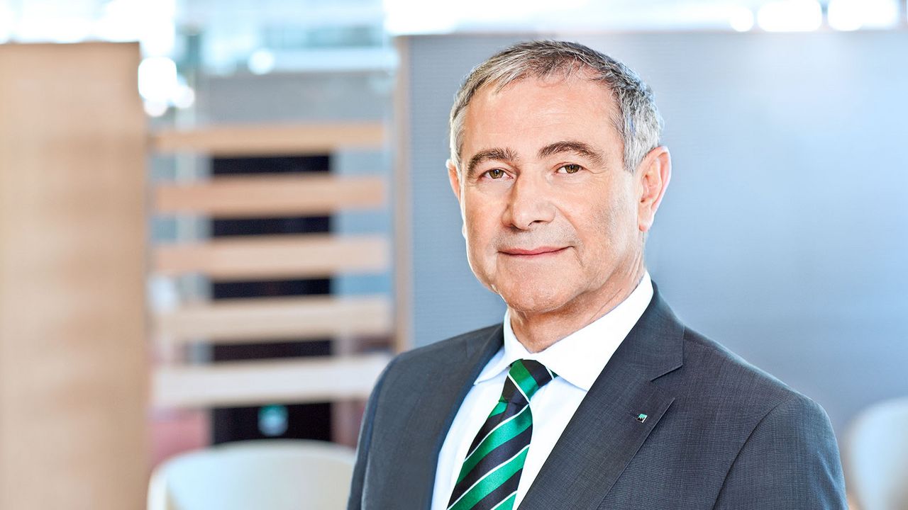 Se jubila Klaus Müller, jefe de comunicación de WEINIG