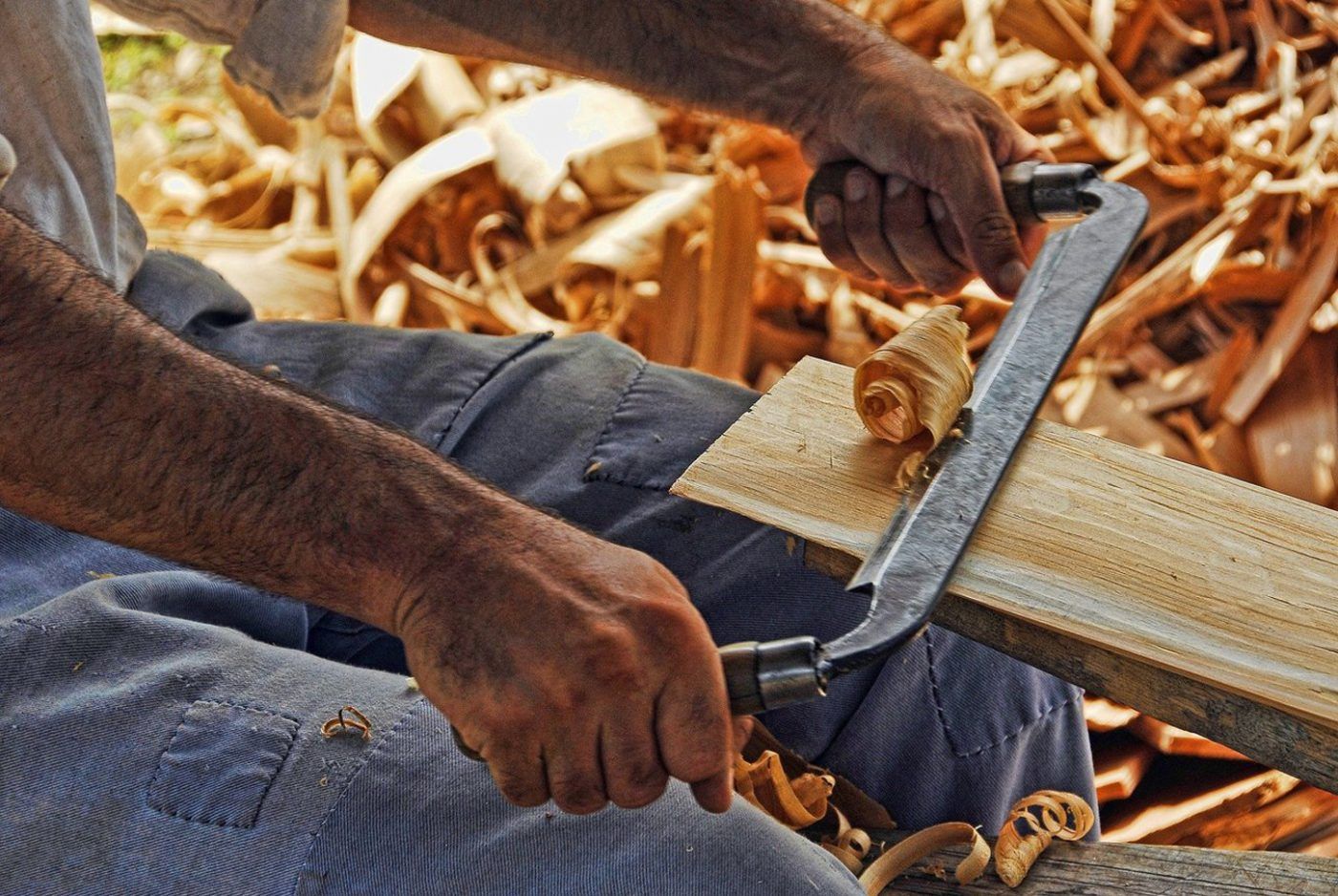 ¿Por qué alquilar un almacén si eres carpintero o profesional del sector?