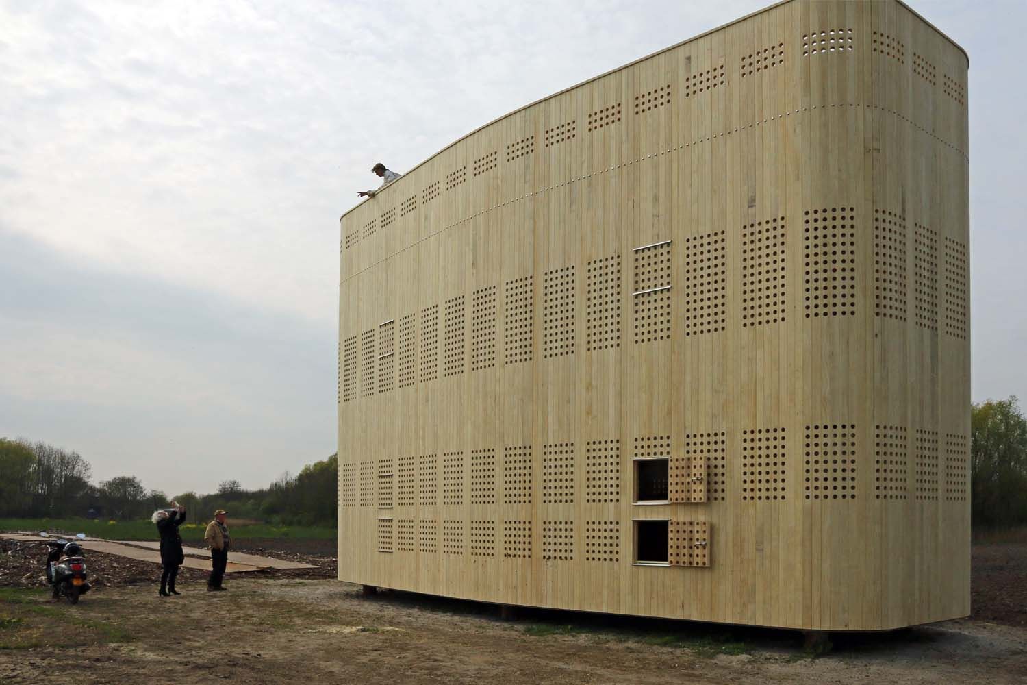 ¿Sabías que el revestimiento que se usó para esta colmena gigante es de madera de ACCOYA®?