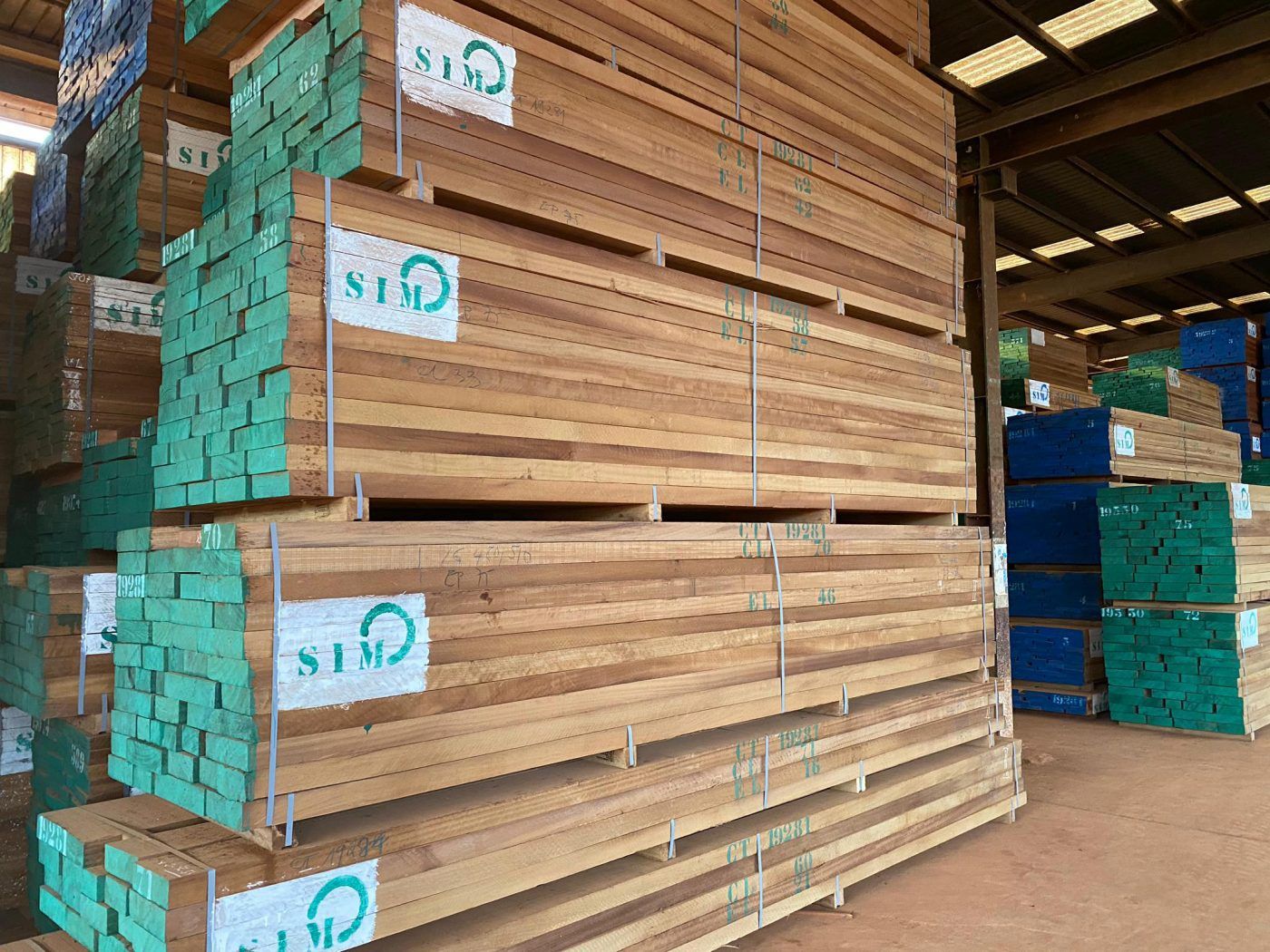 INVOICEGREEN ofrece a almacenistas Iroko kd, oreado y verde