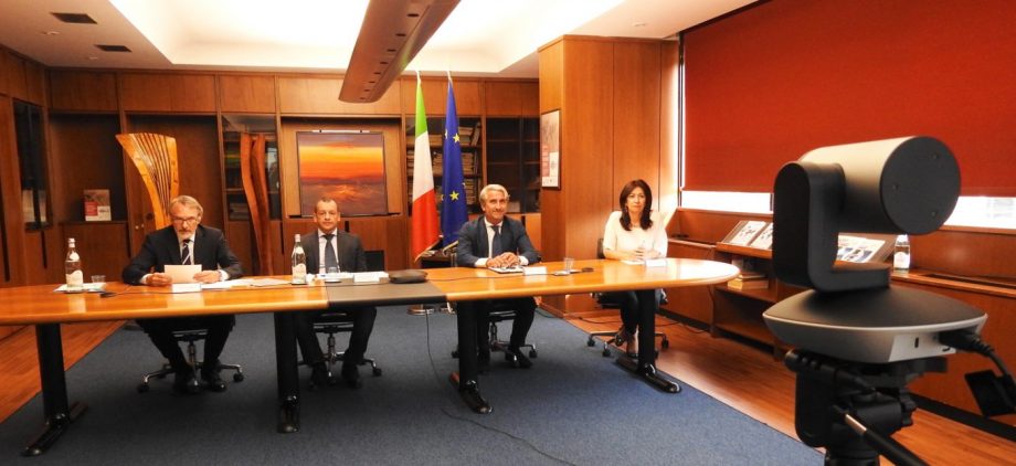 De izda. a dcha. Dario Corbetta, Lorenzo Primultini, Luigi de Vito y Marianna Daschini, junta directiva de ACIMALL, en la reunión del pasado martes.