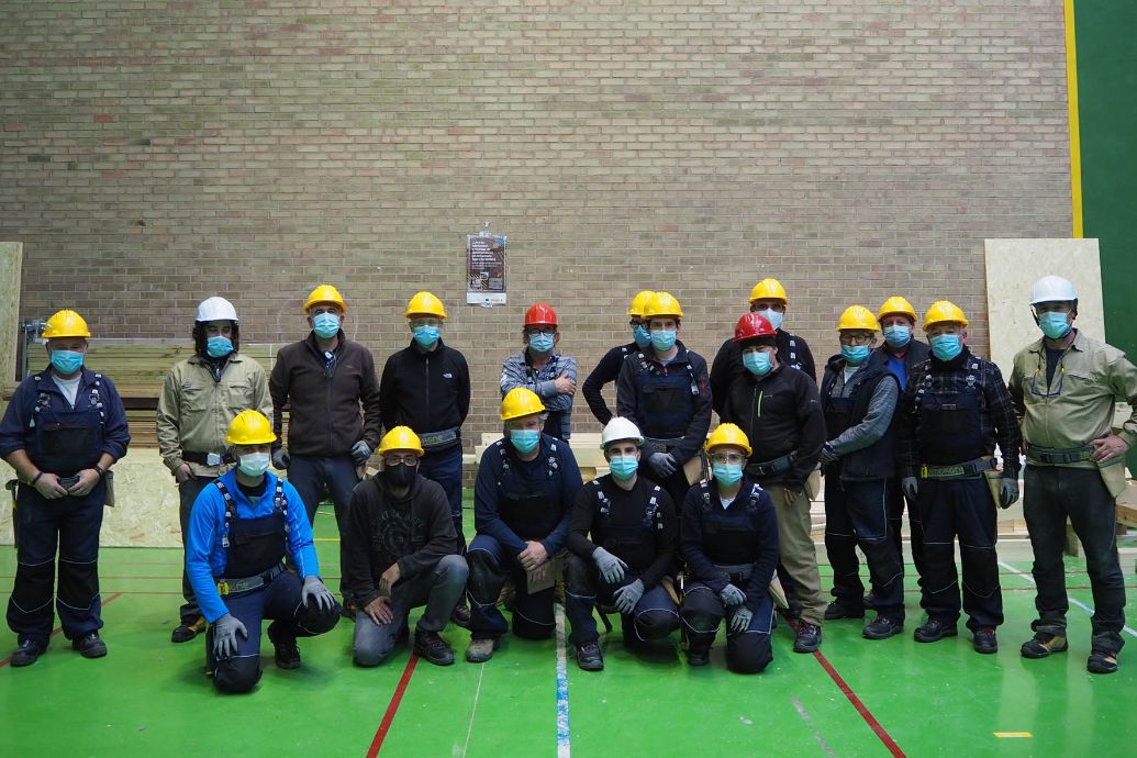 Exito de los cursos de construcción con madera de CESEFOR