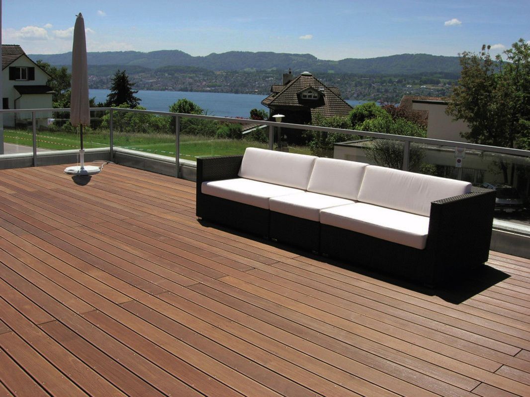 Nuevo folleto con instrucciones de mantenimiento para decking de OSMO