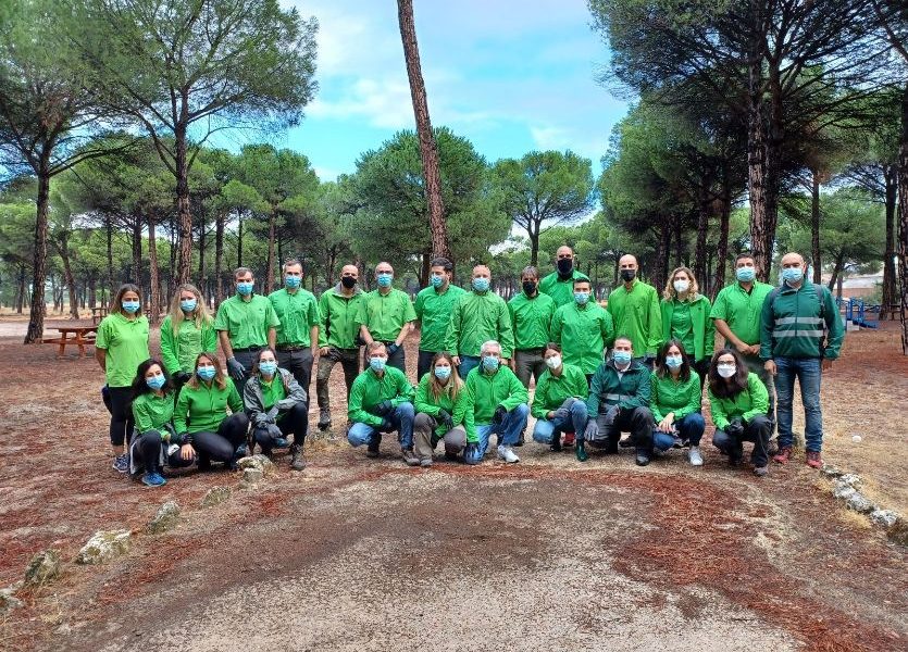LEROY MERLIN limpia de residuos el pinar de Valdegalindo en Tordesillas