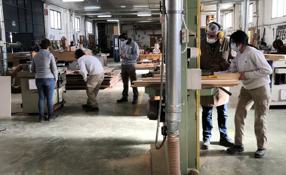 Últimos días para apuntarse a los cursos gratuitos en la Escuela de Madera – CRN Producción, Carpintería y Mueble