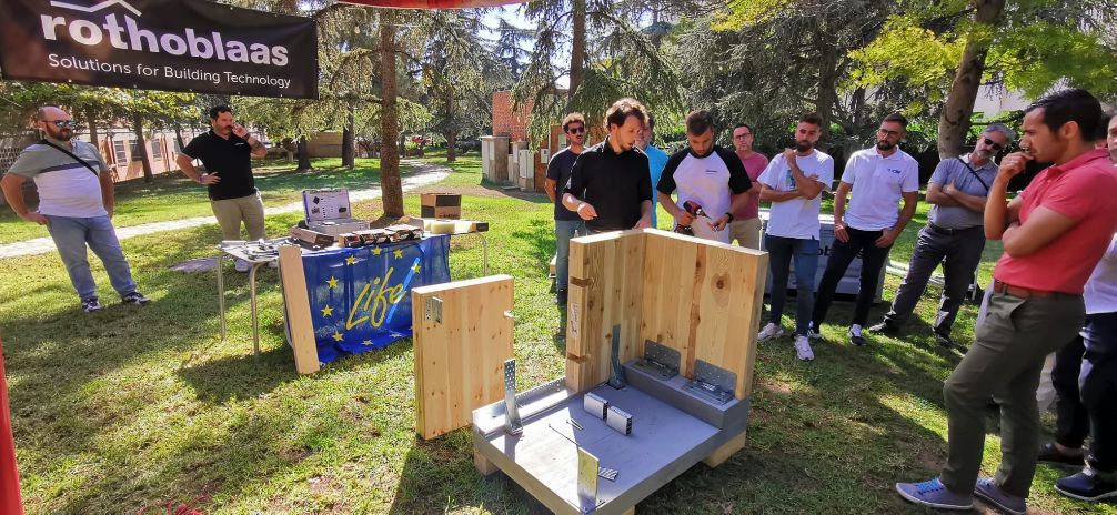 ROTHOBLAAS y LIFE Wood for Future forman a una treintena de montadores de estructuras de madera en Andalucía