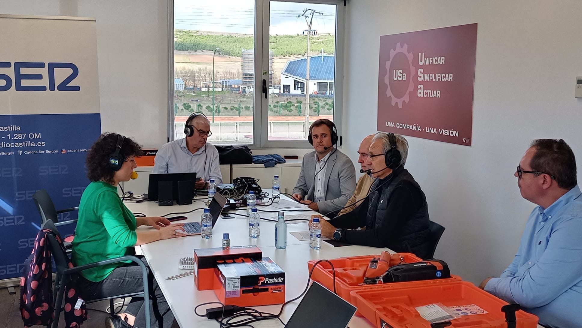 La Cadena SER realiza su programa de radio HOY POR HOY en la fábrica de ITW Construction Iberia en Burgos