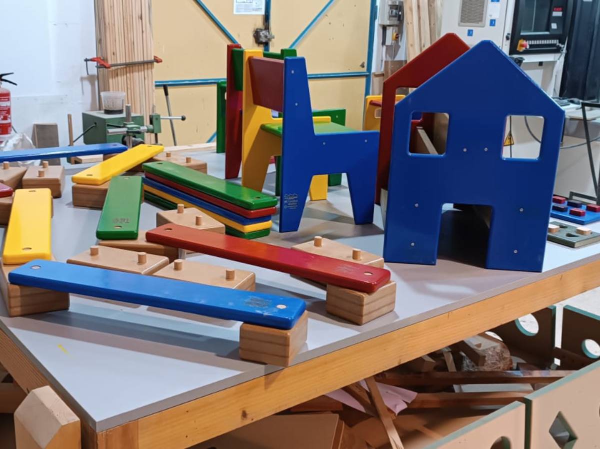 El IES San José de Badajoz construirá juguetes con desechos de madera