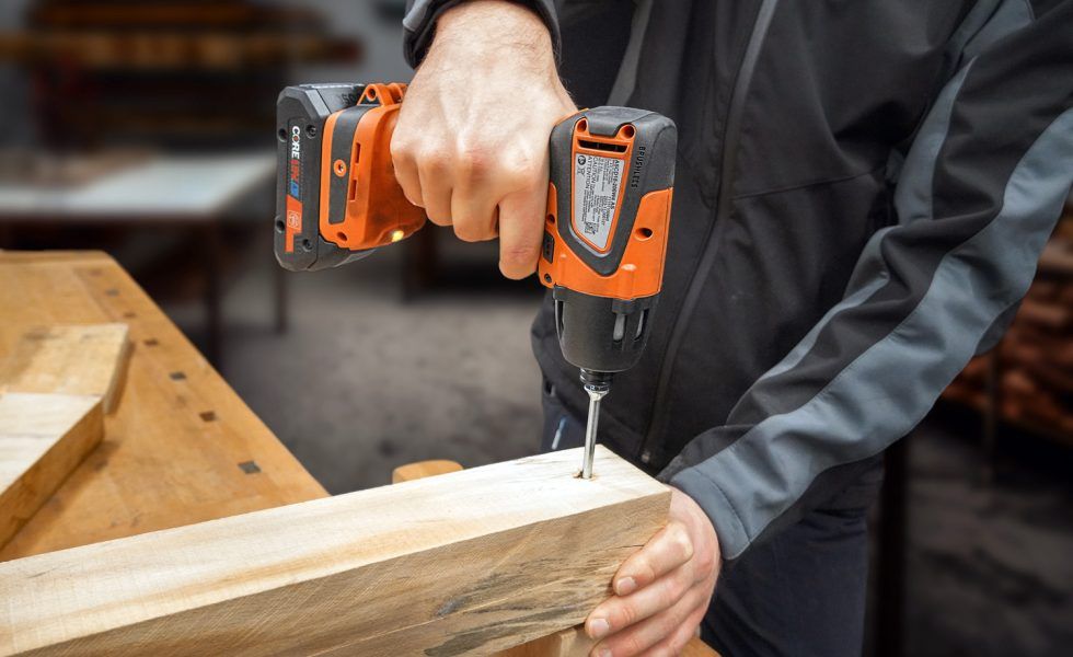 FEIN promete nuevas máquinas para el profesional del ensamblaje de elementos de madera