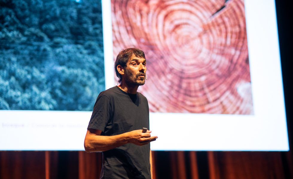 “Tenemos que construir con materiales procedentes de la biosfera”