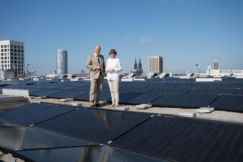 La KOELNMESSE pone en marcha la mayor instalación fotovoltaica urbana de Colonia