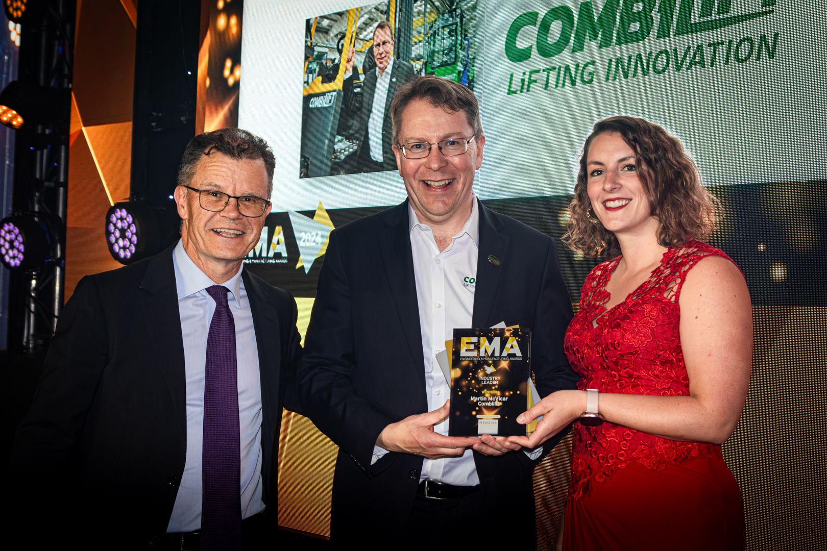 COMBILIFT obtiene una doble victoria en los UK Engineering & Manufacturing Awards 2024