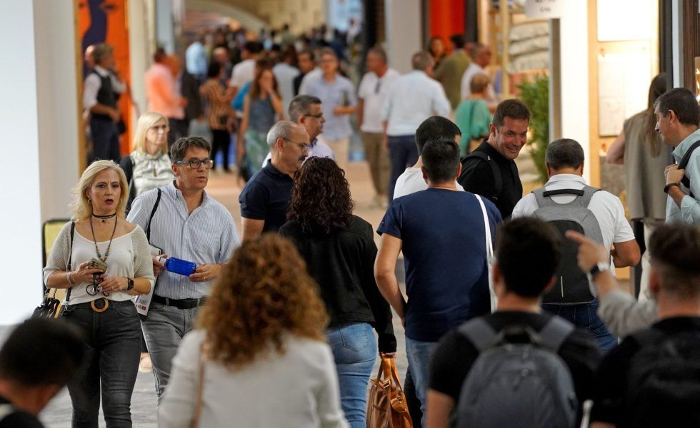 Miles de visitantes profesionales animan la apertura de Feria Hábitat Valéncia, Textilhogar y Espacio Cocina SICI