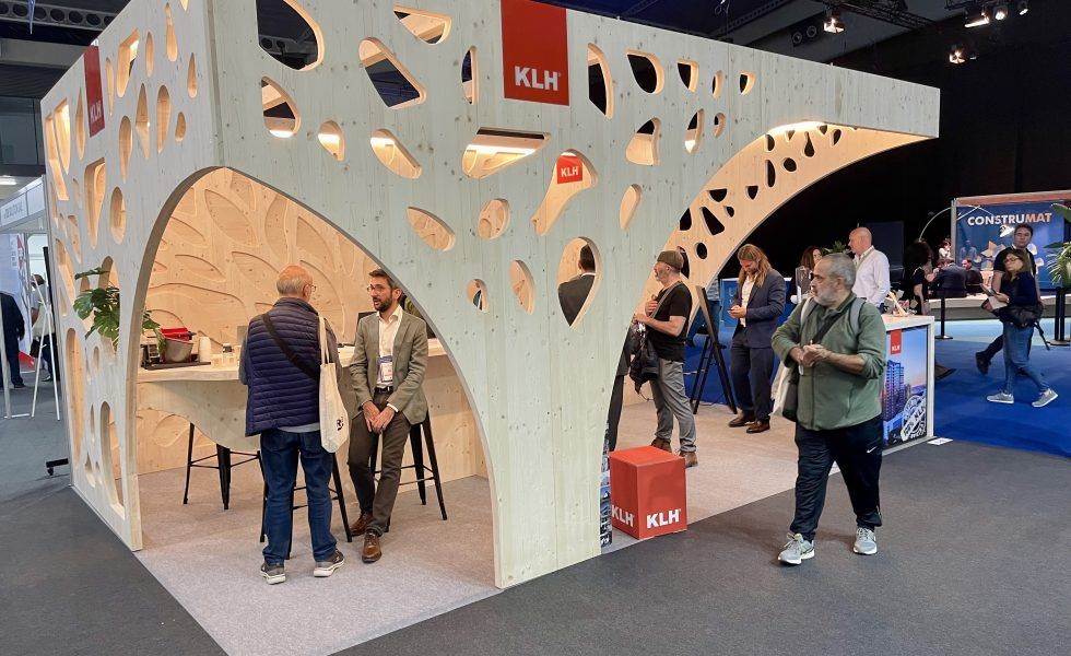 KLH deslumbró en Construmat con un formidable stand