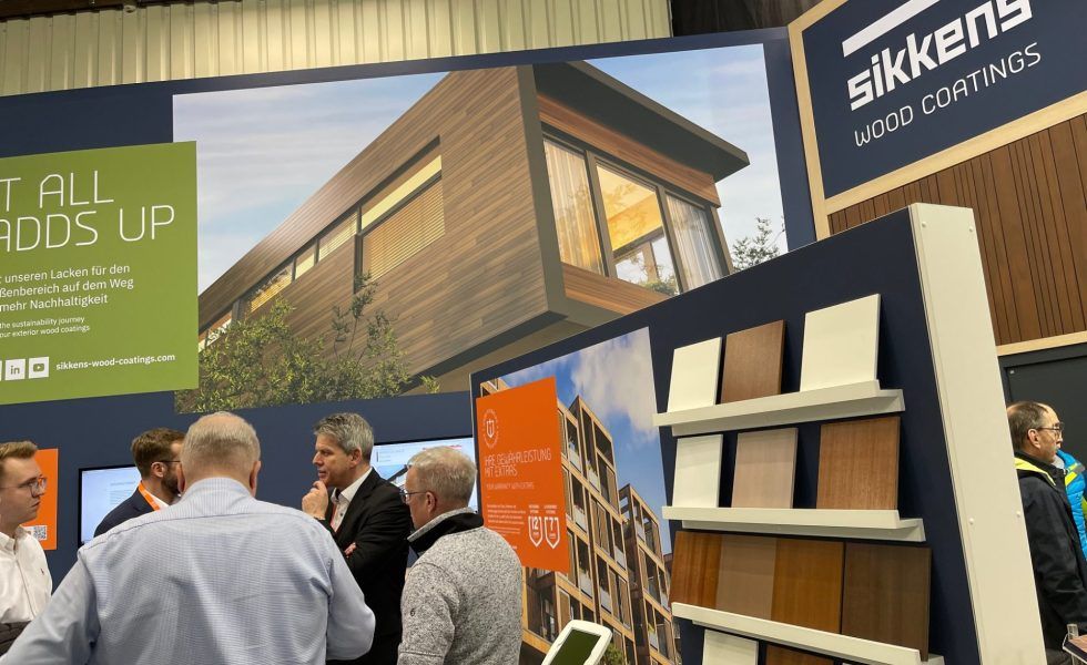 Experimente un auténtico mundo de color con SIKKENS WOOD COATINGS