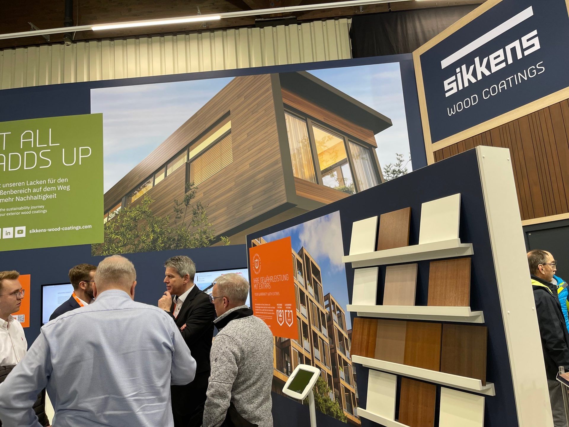Experimente un auténtico mundo de color con SIKKENS WOOD COATINGS