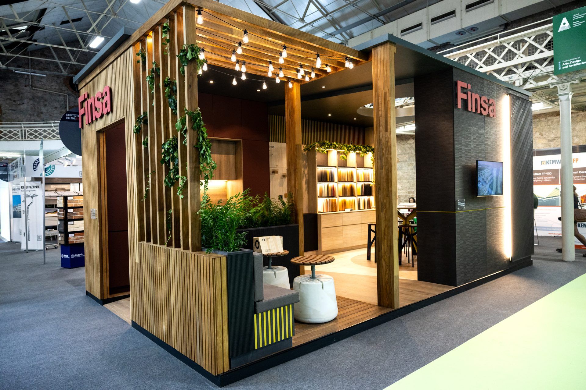 Nuevas soluciones y acabados de FINSA para Living y Hospitality en ARCHIEXPO24