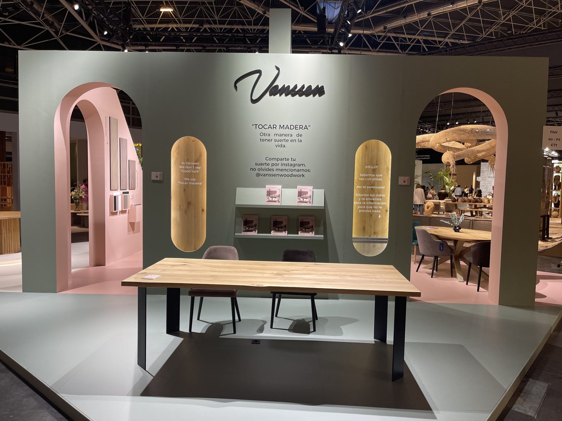 VANSSEN DESIGN llenó de madera Feria Hábitat València