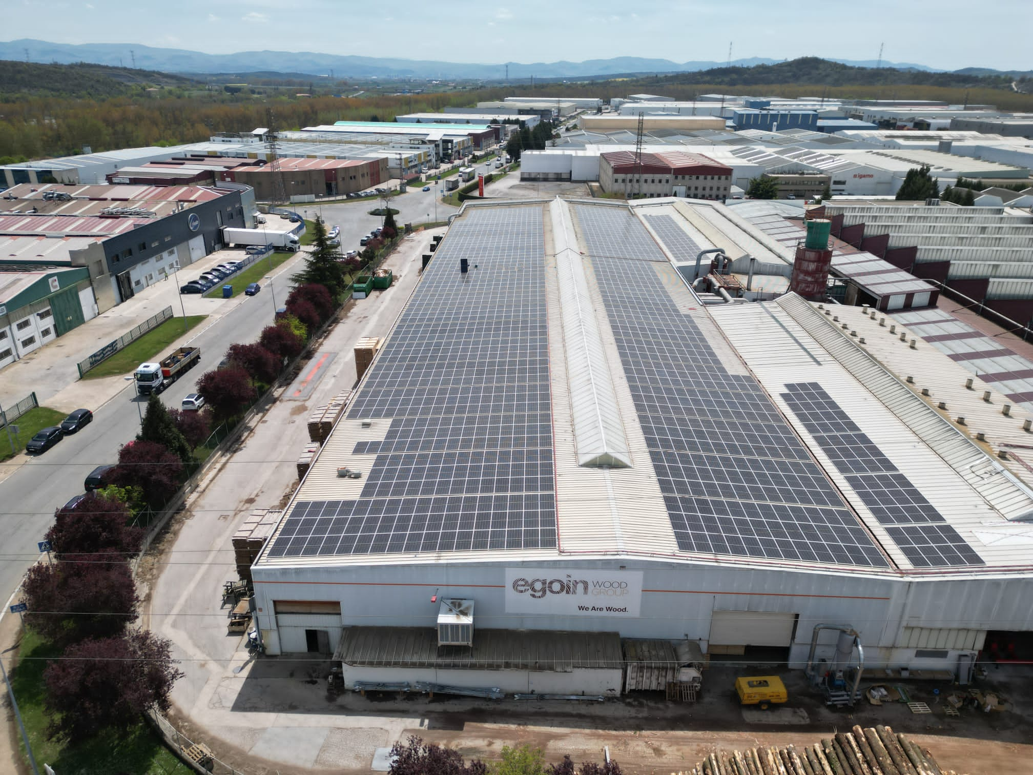 EGOIN convierte las cubiertas de sus plantas productivas en grandes instalaciones fotovoltaicas