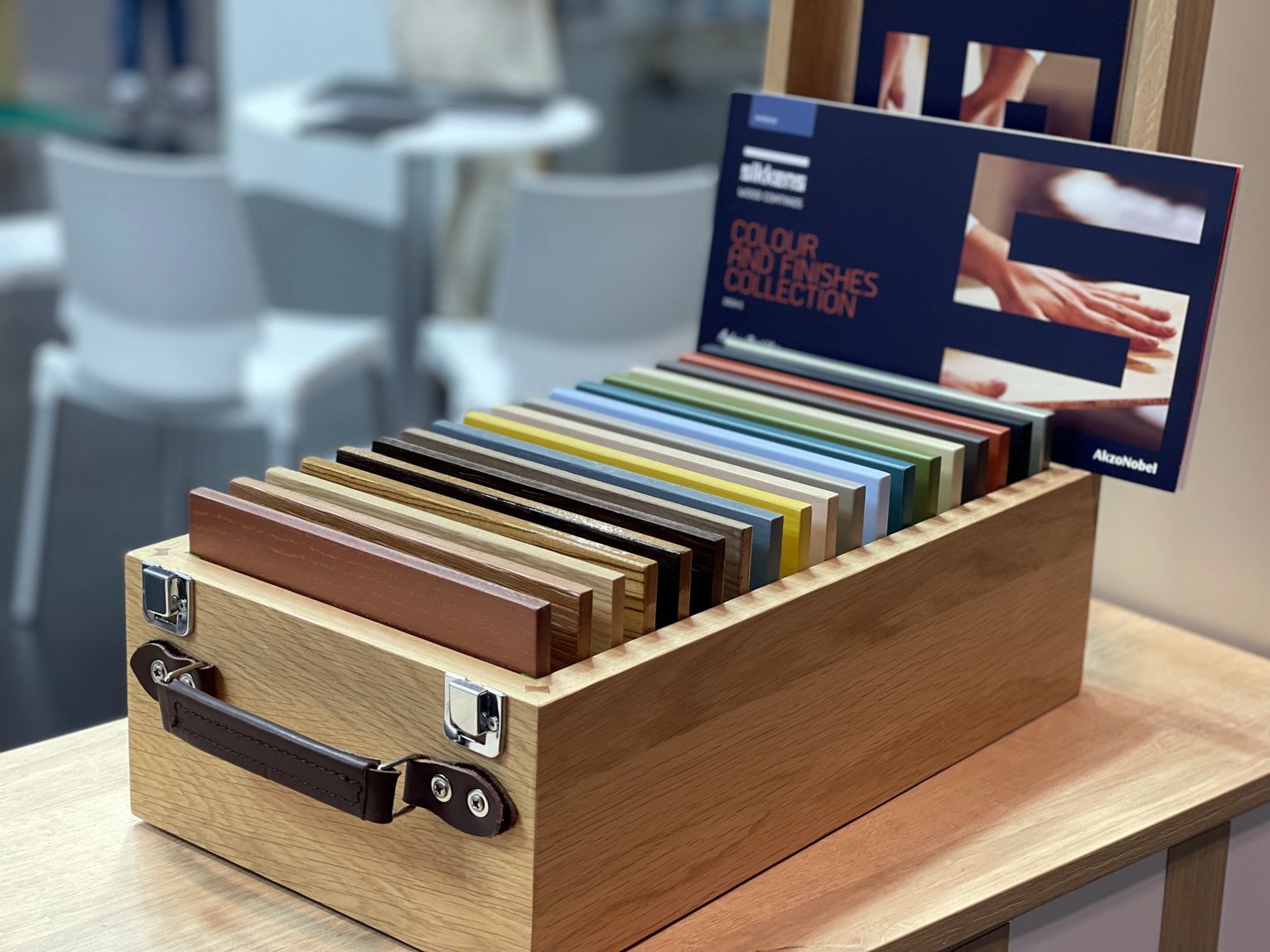 SIKKENS WOOD COATINGS presenta su nueva Colour Box