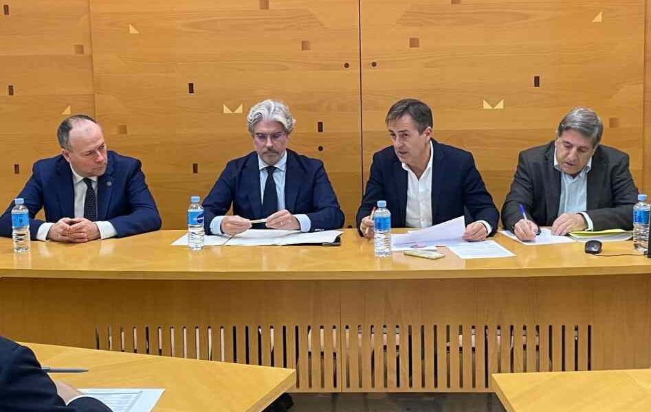 Un 20% de las empresas del sector de la madera de Valencia están en «peligro de cierre»