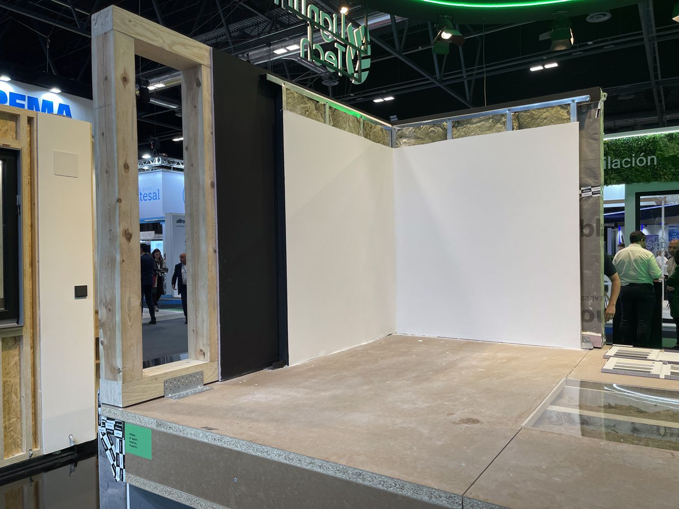 LIGNUM TECH suma los forjados ligeros a su producción de fachadas y pods de baño