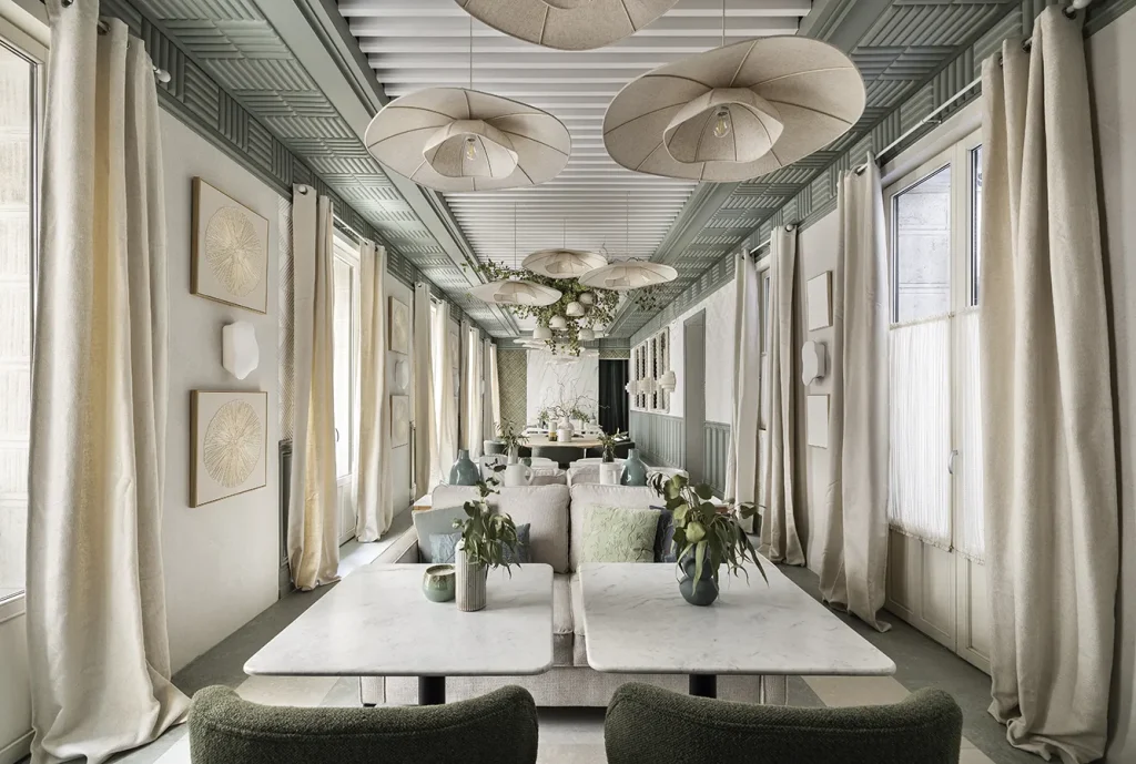 RAÚL MARTINS por «Restaurante Maisons», recibe el Premio Extraordinario CASA DECOR 2025