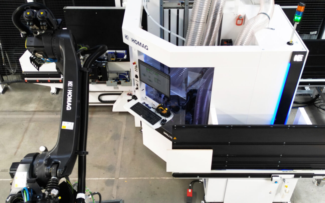 HOMAG_robot-integration-FEEDBOT-D-310-with-vertical-CNC-processing-center-DRILLTEQ-V-310